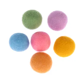 Meilleurs prix pour TIAKI Jouets pour chats Balle en feutre - Lot de 6 (Ø4cm chacune)