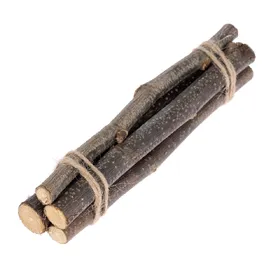 Comparer les prix de lot de 4 bois à mâcher aux noisettes d'environ 15 cm TIAKI Friandises pour petits animaux