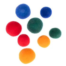 Meilleurs prix pour zooplus Basics Jouets Balle en feutre pour chat - lot de 8 balles (4 x Ø 4 cm, 4 x Ø 3 cm)