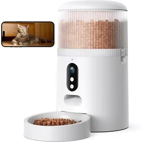 Meilleurs prix pour Distributeur Croquettes Chat Automatique Caméra HD 3MP avec Vision Nocturne 5G WiFi Mangeoire pour 4 DISTRIBUTEUR SACS DE DEJECTION