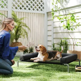 Meilleurs prix pour Lit surélevé pour chien rafraichissant lit de camp pour chiens intérieur extérieur portable 110 x 75 x 30 cm noir
