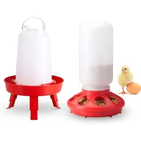 Meilleurs prix pour Kit Mangeoire Abreuvoir Poussins Mangeoire 1kg + Abreuvoir 1.5L Pieds Réglables 3 Hauteurs Élevage