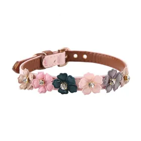 Meilleurs prix pour Collier pour chien et chat en forme de fleur avec diamant nœud papillon réglable en cuir PU (rose 13 x 42 cm) -SALALIS
