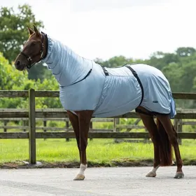 Meilleurs prix pour Couverture anti-eczéma pour cheval Q-essentials - Bleu - 135 cm (Longueur totale: 185 cm)