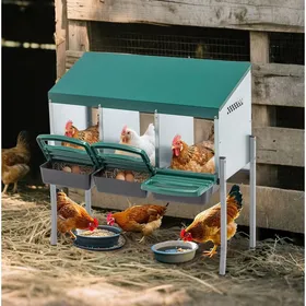 Comparer les prix de Nid de ponte pour poules en métal avec 3 compartiments sur pieds pour extérieur vert 80 × 33 × 81 cm - UVRION