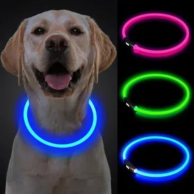 Meilleurs prix pour Collier Pour Chien LED Sécurité Lumineux Rechargeable USB 100mAh Ajustable 70cm,3 Changement Couleur