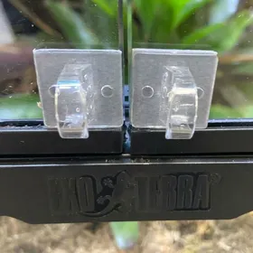 Meilleurs prix pour Set De Verrouillage Universel Pour Terrarium Pt4936 - Exo Terra