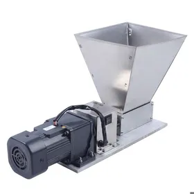 Meilleurs prix pour 220 V 60 W 75 RPM réglable blé broyeur électrique avec quatre remorques broyeur électrique de blé rouleau de blé