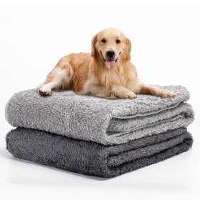 Meilleurs prix pour Nobleza 2 x Couverture en Peluche Douces Tapis pour Chien Chat Lavable Gris Foncé et Gris Clair 120*100 cm