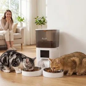 Comparer les prix de Distributeur Croquettes Chat Automatique 2 Animaux 6L Double Bol Inox WiFi Tuya App ABS 37x36x35cm Blanc