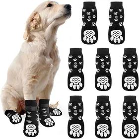 Comparer les prix de Chaussettes antidérapantes pour chien - ULISEM - Lot de 8 - Protection des pattes - Confortables - Respirant - Taille L