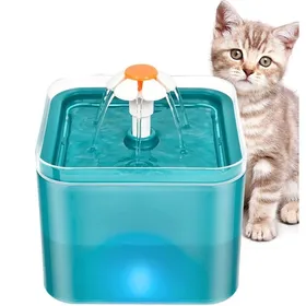 Meilleurs prix pour Fontaine à Boire pour Chat 2LFontaine pour Animaux de Compagnie Super Silencieuse avec Lumières LED - Filtration Multiple (Vert)