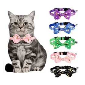 Comparer les prix de Un produit de qualité Collier pour Chat - Lot de 5 - Réglable 20-30 cm - Cloche et Nœud Papillon - 5 coloris différents COLLIER