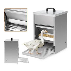 Meilleurs prix pour Clanmacy Mangeoire poules avec pédale et trappe de sécurité – Distributeur 5KG pour volailles MANGEOIRE - TREMIE