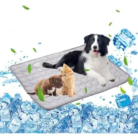Comparer les prix de Tapis Rafraîchissant Pour Chien Et Chat-100X70Cm-En Gel Non Toxique-Gris[IN60]