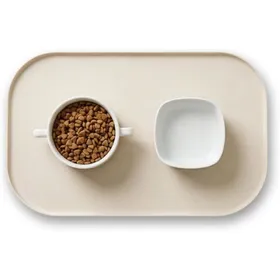 Meilleurs prix pour Tapis pour gamelle en silicone 44 x 27 cm - bords relevés 1 cm antidérapant et résistant à la chaleur sans BPA beige