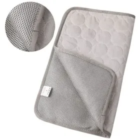 Comparer les prix de Tapis Rafraîchissant pour Animaux - Soie Glacée - XS (30x40cm) - Gris
