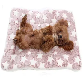 Comparer les prix de Tapis de lit mignon pour chien et chat épais lavable doux et chaud idéal pour toutes les saisons.