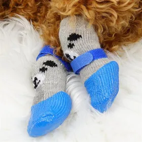 Meilleurs prix pour Set de 4 pièces Chien Chat Chaussures Imperméables Chaussettes, Bottes d'Hiver pour Animaux, Bottines de Pluie Neige pour Chien de Petite Taille Antidérapantes, Chaussures Anti-Saleté pour Chiots, Noir L bleu