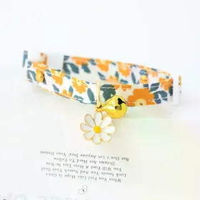 Meilleurs prix pour Collier réglable pour chat et animal de compagnie, avec clochette, mignon, pendentif pour chaton, accessoire pour chat, fleur, 1 pièce~00954