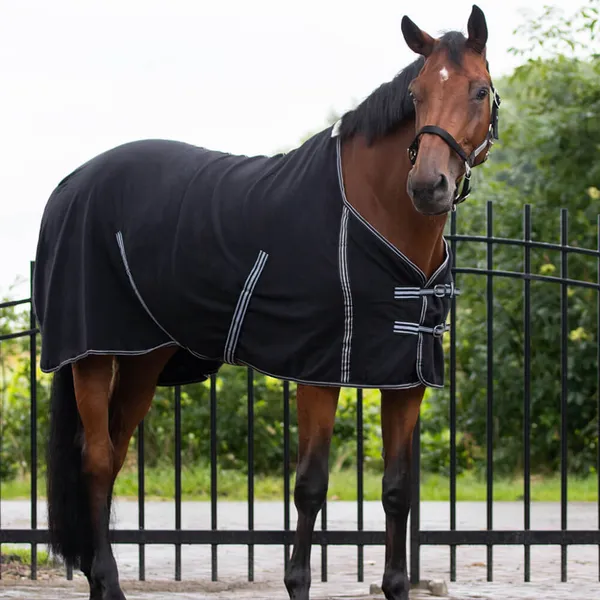 Couverture polaire pour cheval avec sangle Q-essentials - 145 cm (Longueur totale: 195 cm) – photo 4