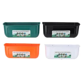 Meilleurs prix pour 4 Pièces Mangeoire Abreuvoir Grande Capacité Suspendu Clôture Plastique PP pour Bétail Chèvres Animaux de Compagnie Poulailler black