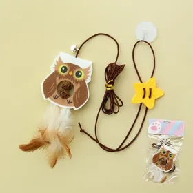 Comparer les prix de Vvikizy Jouet pour chat suspendu attrayant élastique avec plume - Jeu interactif porte pour chat