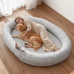 Meilleurs prix pour VEVOR Lit pour Chien Humain 178x120x24 cm Panier Géant pour Chien en Mousse à Mémoire de Forme Orthopédique avec Poche Latérale, Poignée, Fermeture Éclair, Housse Amovible, Lavable en Machine, Gris