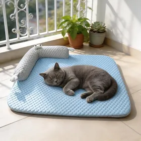 Meilleurs prix pour Tapis rafraîchissant pour chats et chiens 60 x 45 cm avec oreiller en forme de U lavable tapis rafraîchissant (bleu 65 x 50 cm)