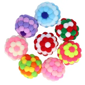 Comparer les prix de 8 pièces Jouets Balle pour Chat Élastique Doux Coloré Interactif Chasse Mâcher Peluche Balle avec Clochette pour Chaton blue