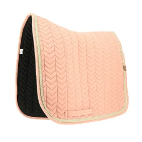 Comparer les prix de EQUITHEME Tapis de dressage Softy saumon pour cheval