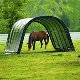 Meilleurs prix pour Abri en toile pour chevaux de 22.6m2 larg. 3.70m x long. 6.10m
