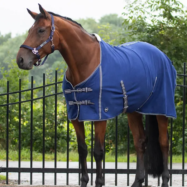 Couverture polaire pour cheval avec sangle Q-essentials - 145 cm (Longueur totale: 195 cm) – photo 2