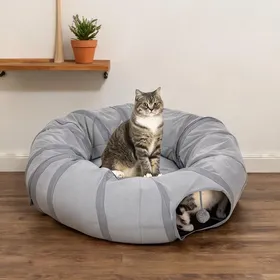 Meilleurs prix pour Tunnel rond pour chat en tissu suède gris avec coussin et ouvertures pliable pour salon Ø 90 x 27 cm